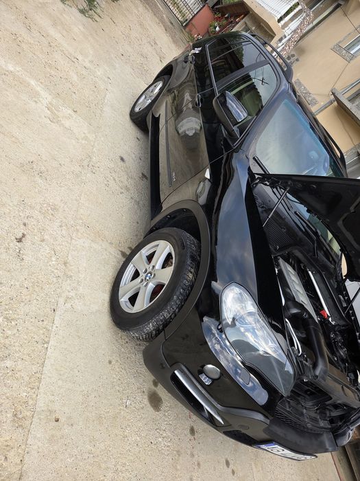 Vând bmw x5 e70 acte la zi