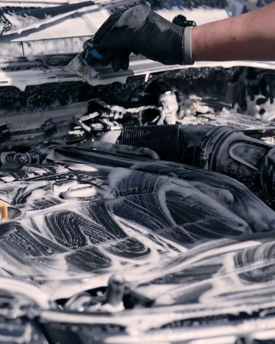 Профессиональная химчистка — ваш салон в идеальном состоянии.