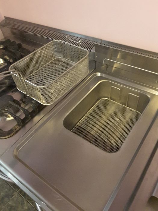 Fripteuza / fripteoza gaz  2×15 litri / hota / motor 2700mc/h