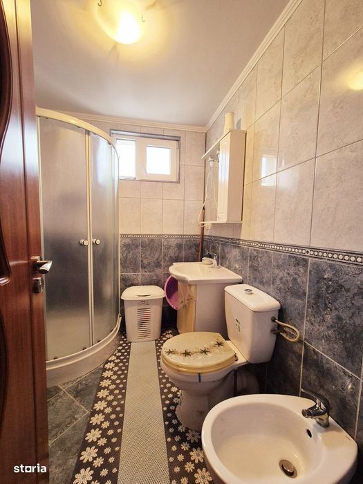 Apartament renovat cu 2 camere, decomandat, zona Precista