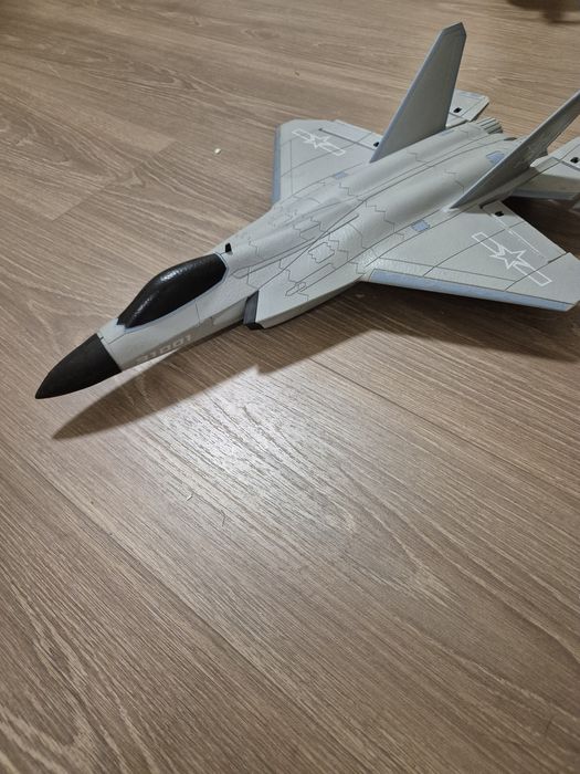 Продавам RC самолети