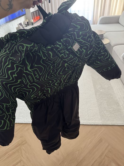 Продам зимний комбинезон crockid