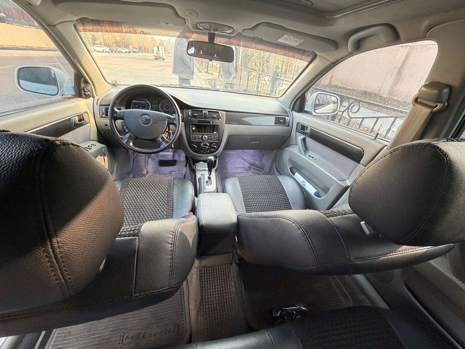 Автомобил Жентра