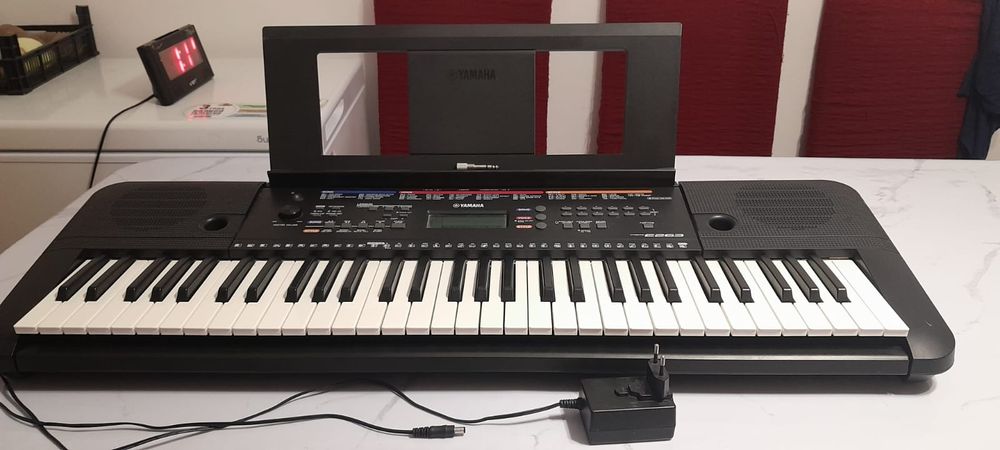 Продам синтезатор Yamaha E263