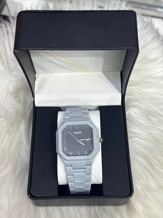 Сағаттар сатылады