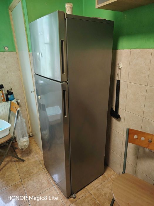 Vând Frigider cu Congelator Artic