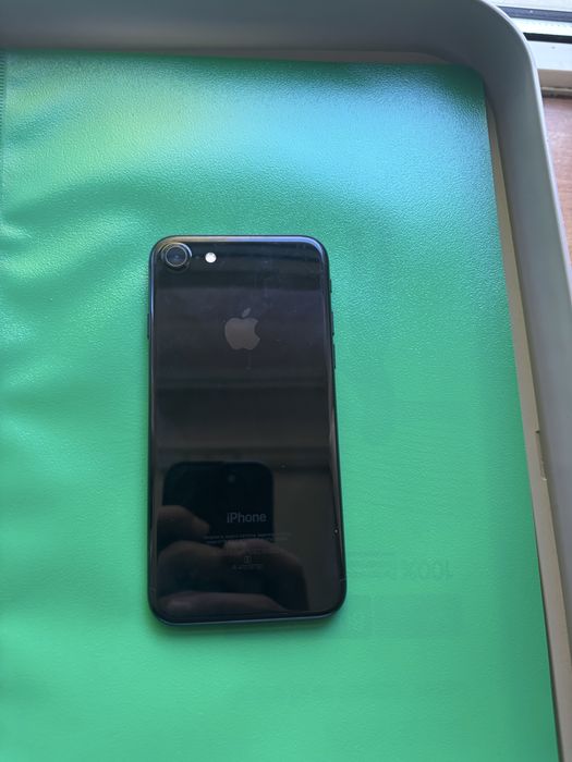 Vand Iphone 7 jet black 128gb