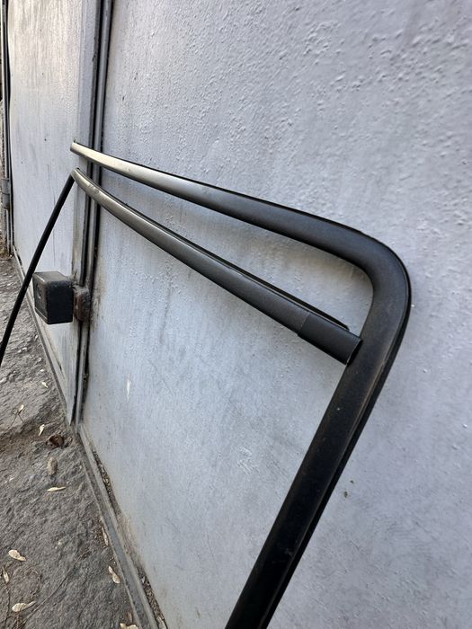 Молдинги заднего стекла на БМВ Е34