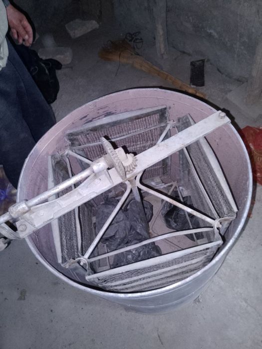 Medagon bilan yashik