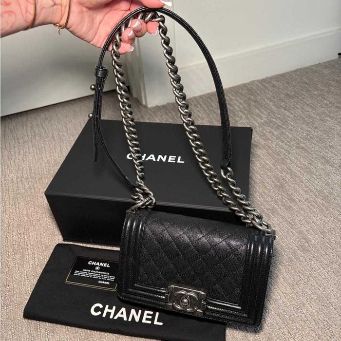 Geantă Chanel din Piele Neagră, Poseta Chanel din Piele Granulată