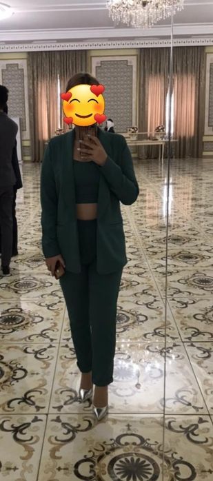 Продам костюм тройку