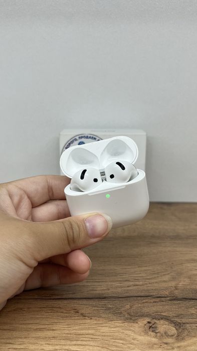 Продам AirPods 4