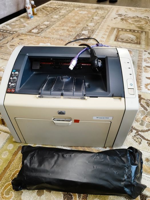 Принтер HP LaserJet 1022