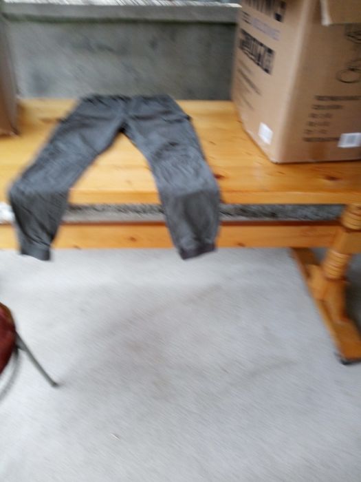 Vând diverse  haine pt . Copii