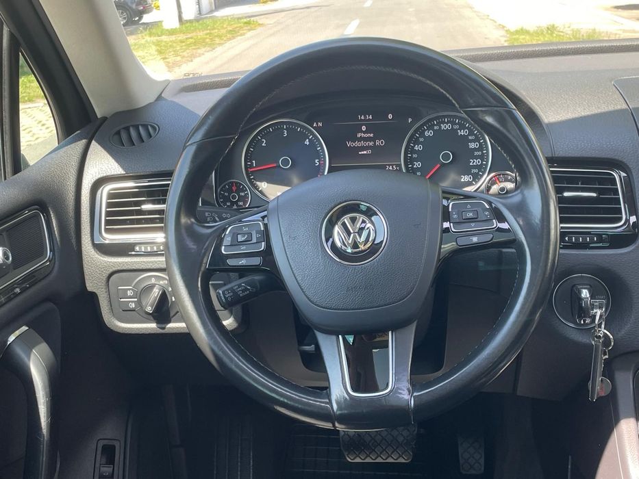 VOLKSWAGEN Touareg 0 — imagine 2