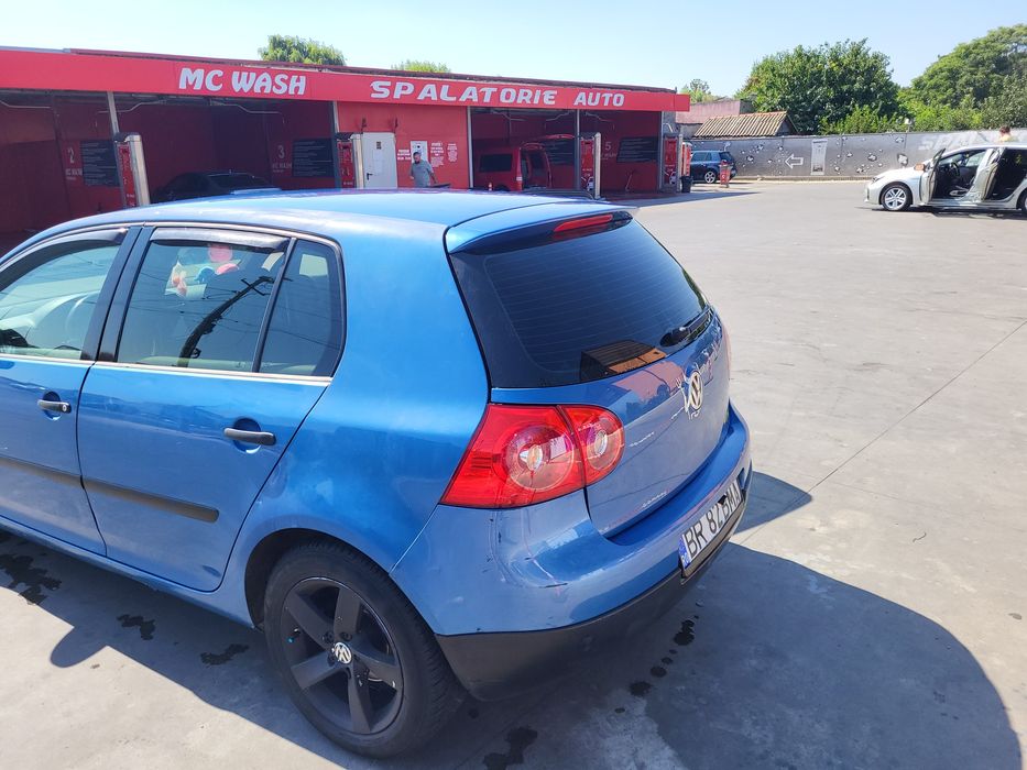 Vând golful 5 1.6 mpi