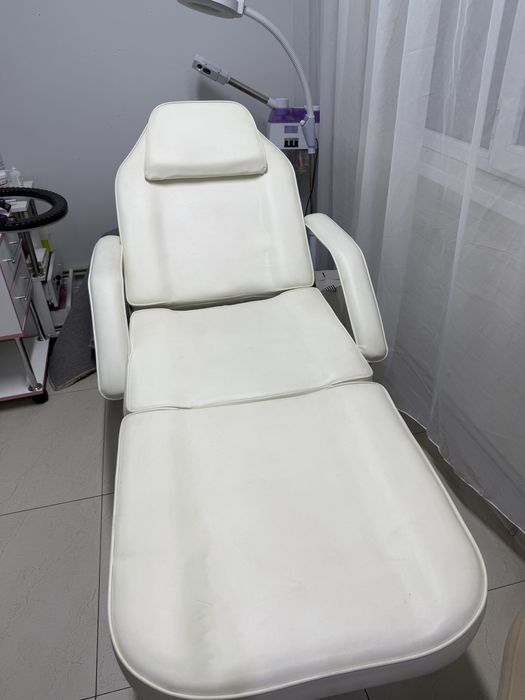 Кушетка косметолога