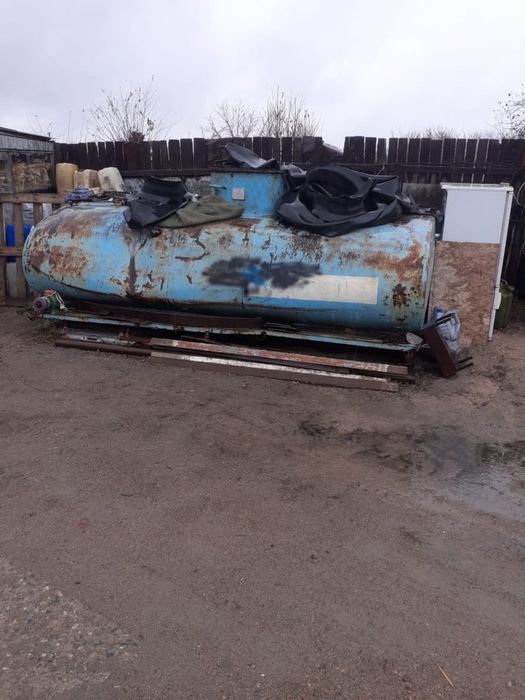 Продается Емкость под Гсм 6 куб.