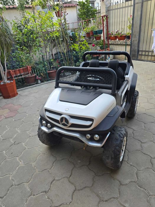Masina Mercedes benz