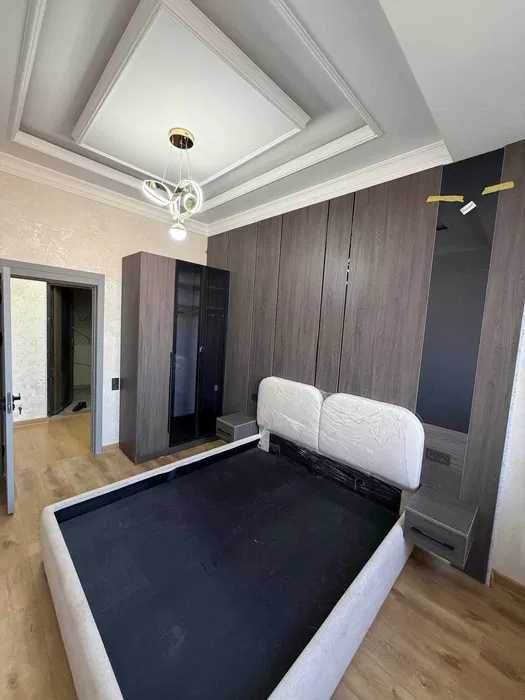 Moshina bozorda Kvartira.2 xona 53+53 Terrasa 74 000 $