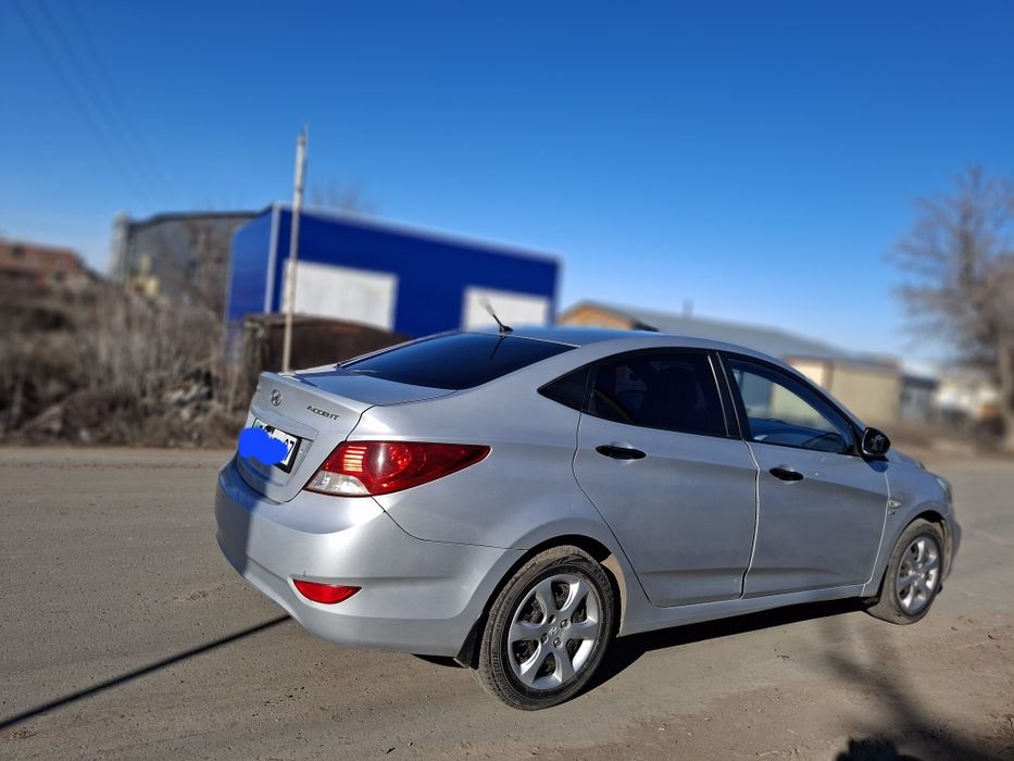 Хюндай акцент 2012г.