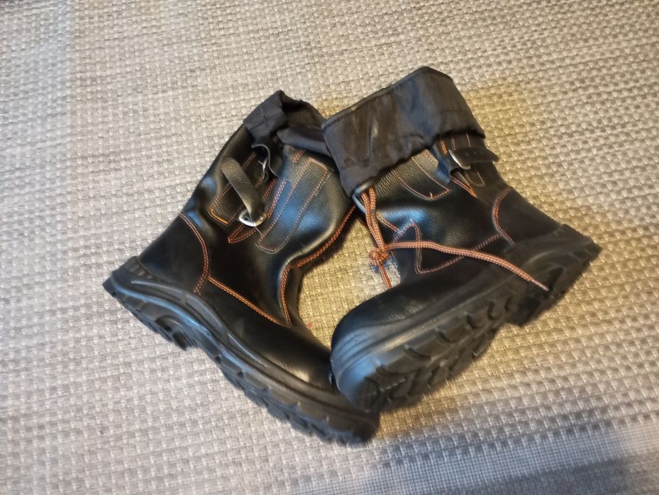 Продам спец обувь