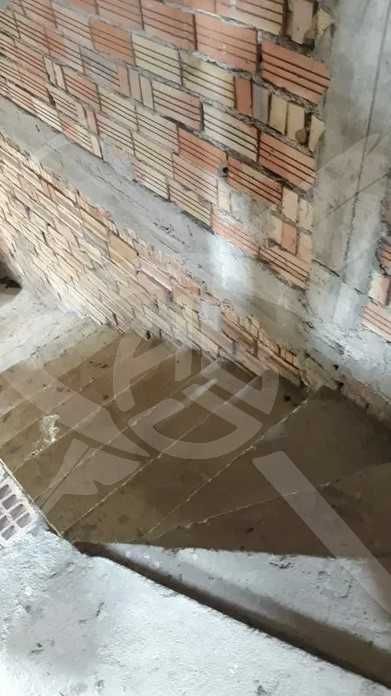 Двуетажна къща в Карнобат