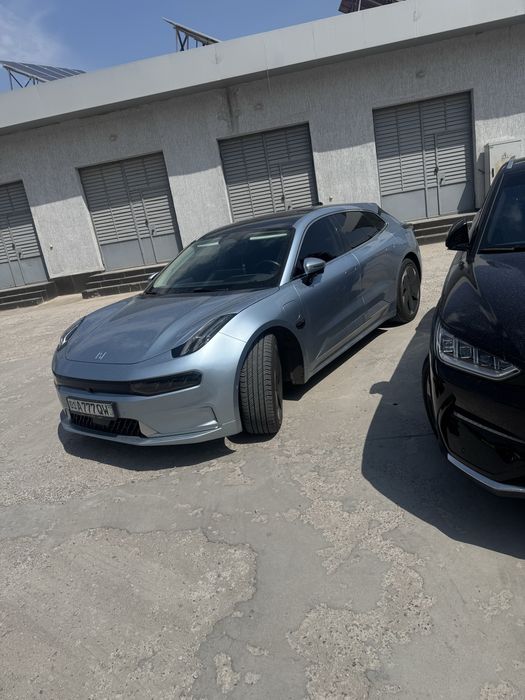 Sotiladi ZEEKR 001