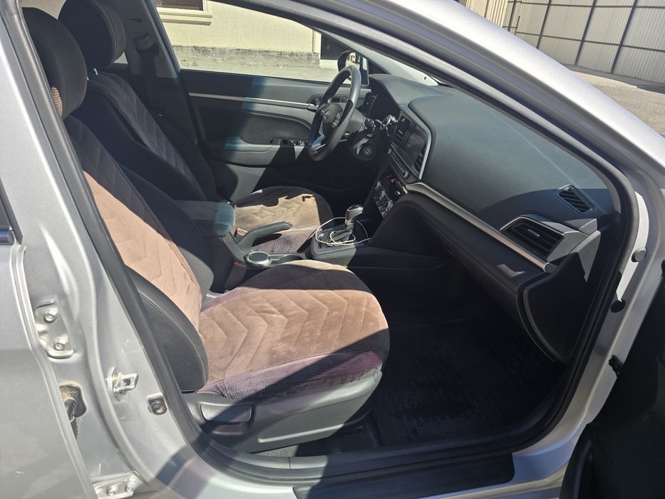 Hyundai Elantra 2019