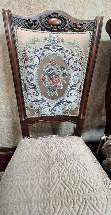 Продам стол и стулья