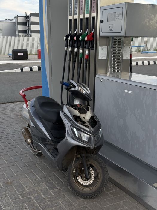 продам скутер м8 200куб