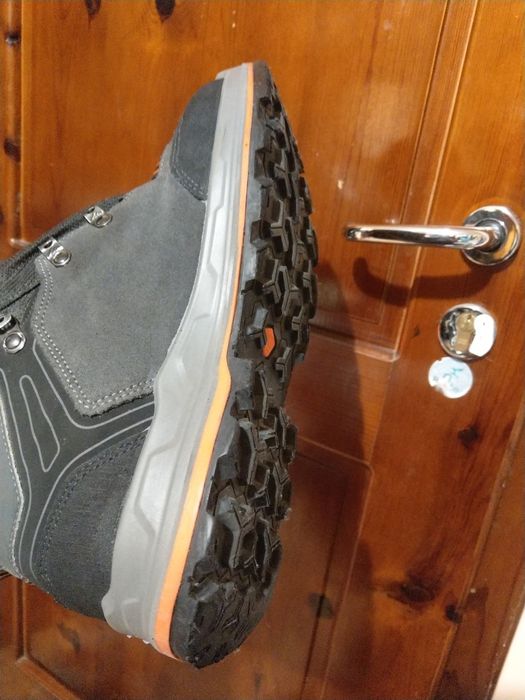 Резервирани.Quechua Waterproof 43нм. 27,6см.