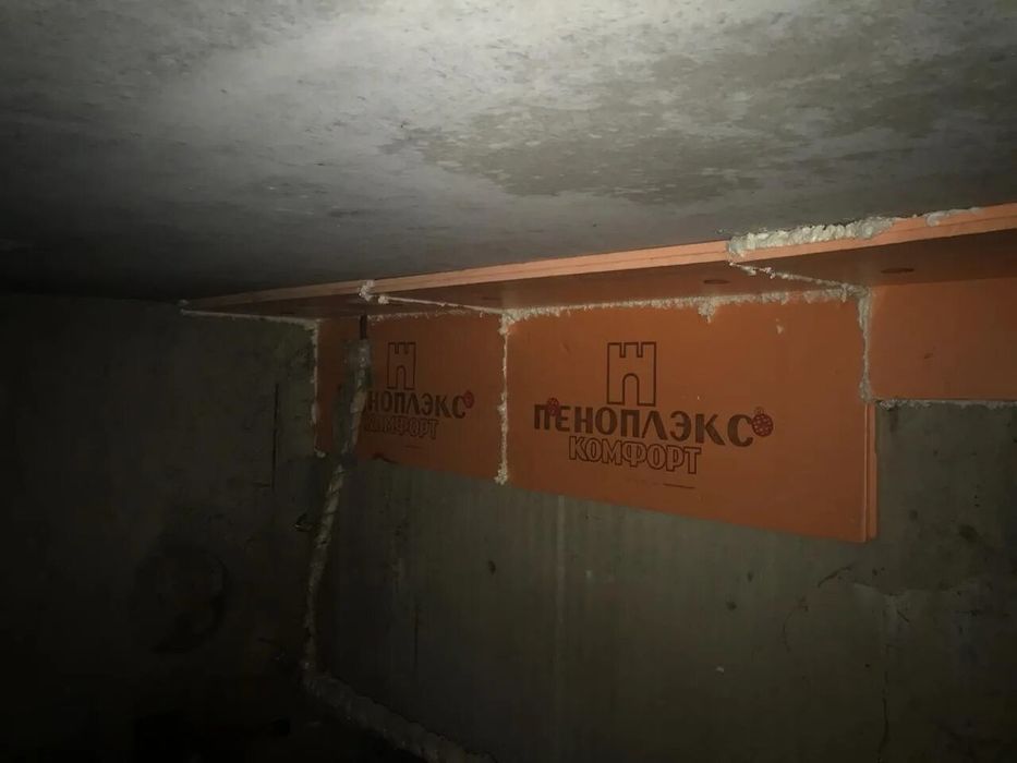 Утепление стыков плит и швов с подвала