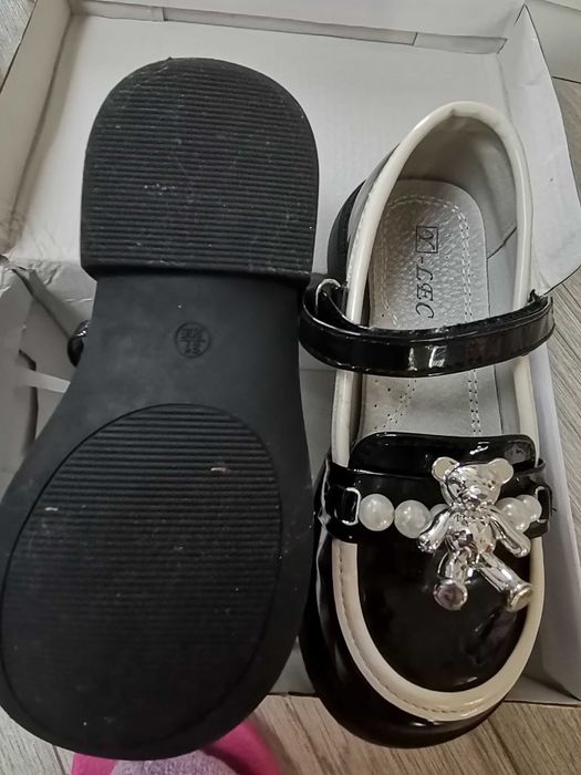 Vând pantofiori fetite și tenesi