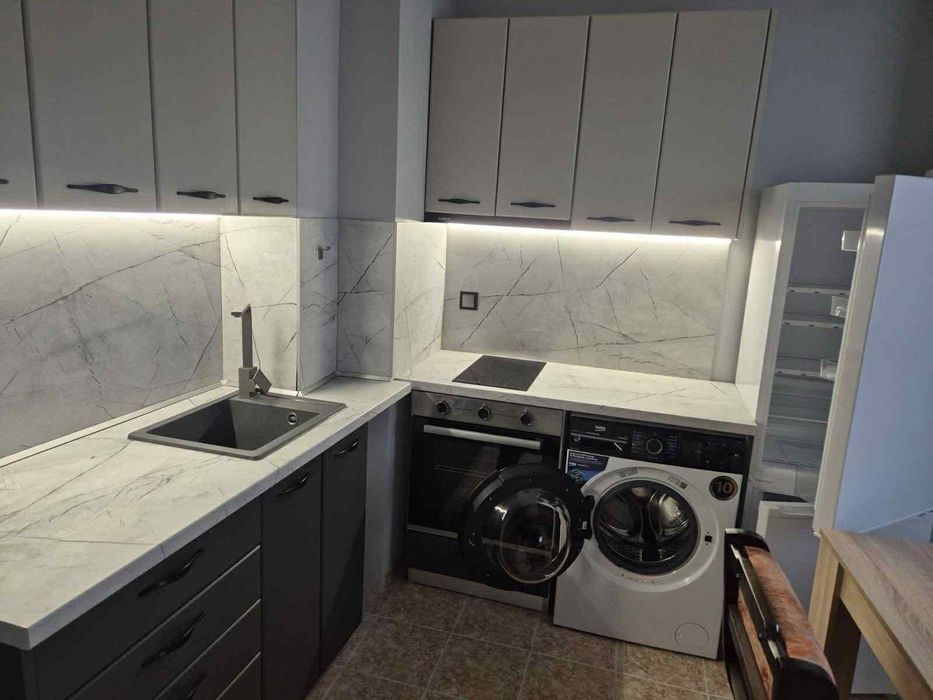 Дава се под наем Тристаен апартамент в София, Гоце Делчев - 90 кв.м за 747.66 € - Снимка #5