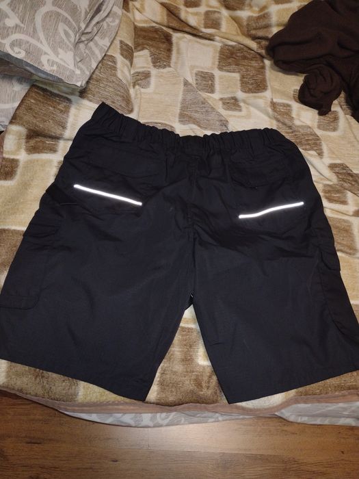 Продавам работни паталони чисто нови