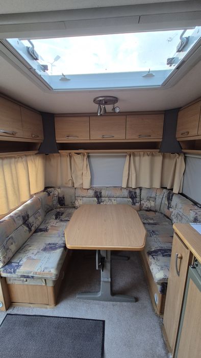 Rulota Knaus 550 2001, panouri, cort