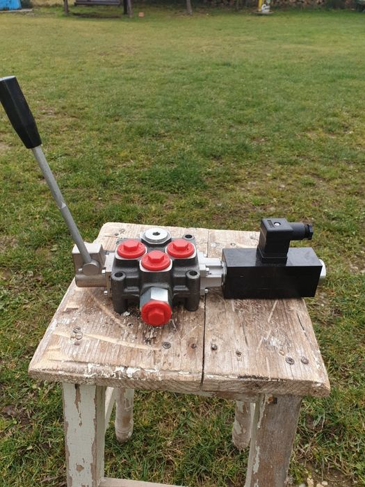 Distribuitor hidraulic actionat electric