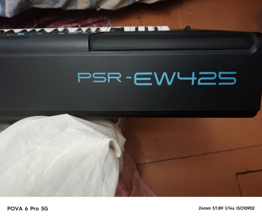 Yamaha PSR EW 425