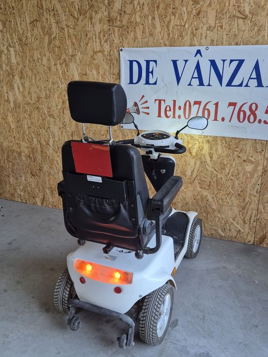 Cărucior scuter electric pentru persoane cu dizabilități sau bătrâni