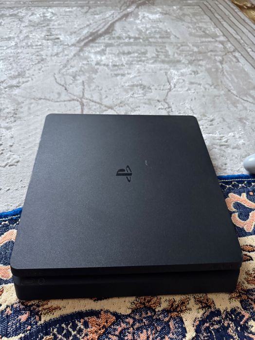 Продам ps4 с играми