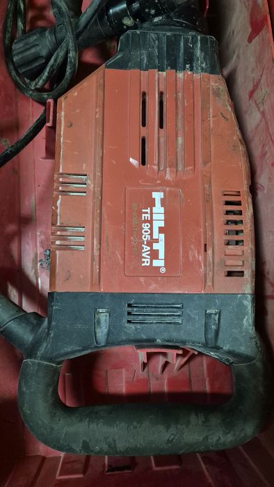 Отбойный молоток Hilti