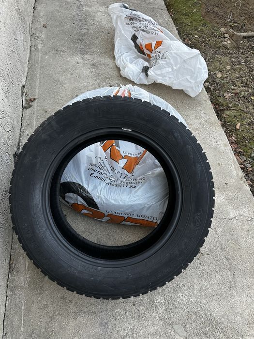 235/60R18 зимний шипованный.