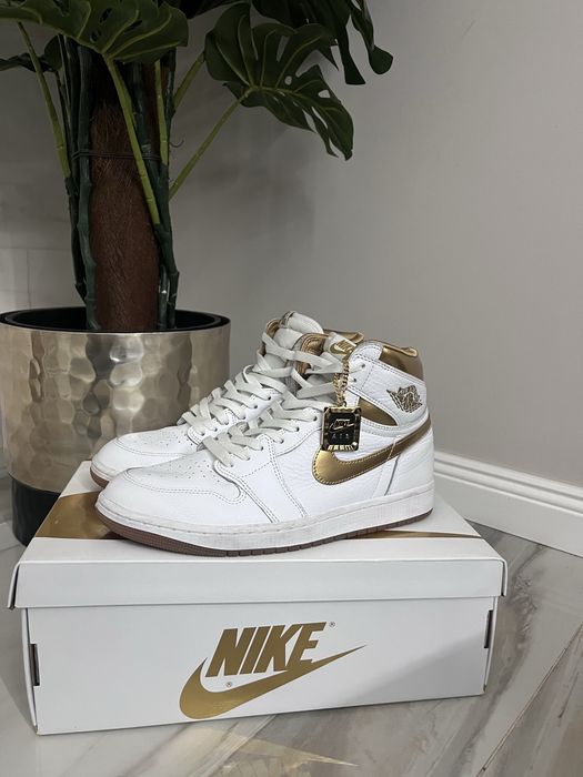 Jordan 1 Pure gold