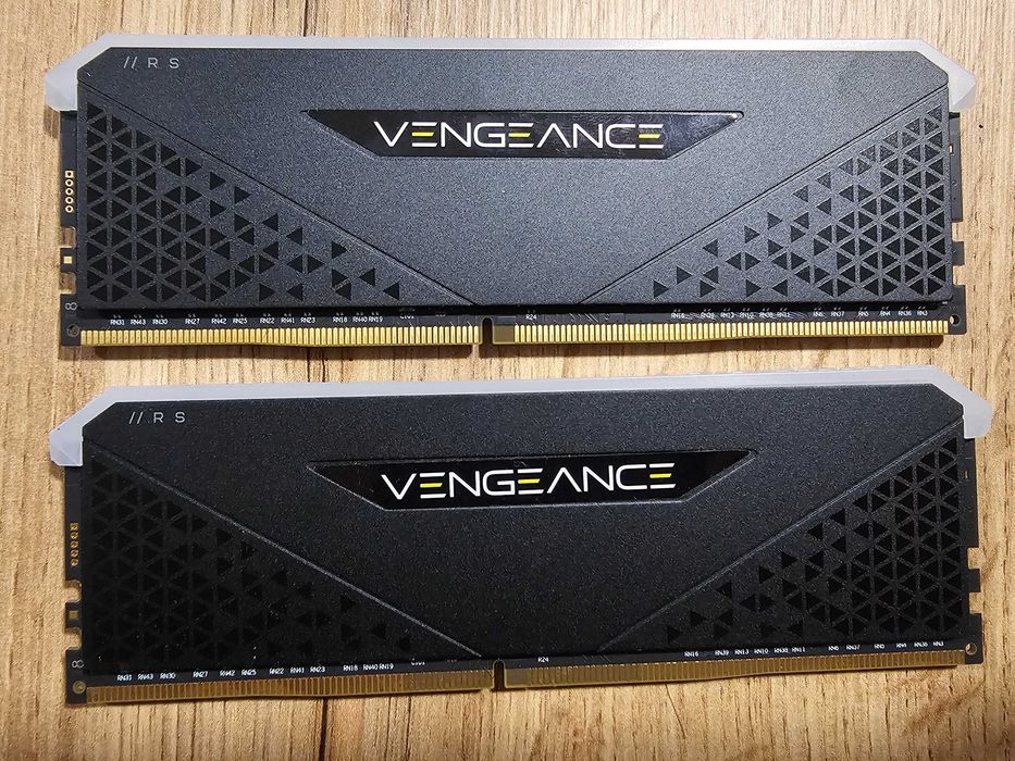 2X8GB 16GB DDR4 3200Mhz Corsair Vengeance RGB Black RAM памет|CL16