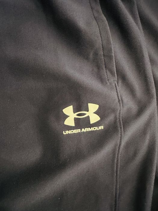 Продам костюм under armour 100 % оригинал