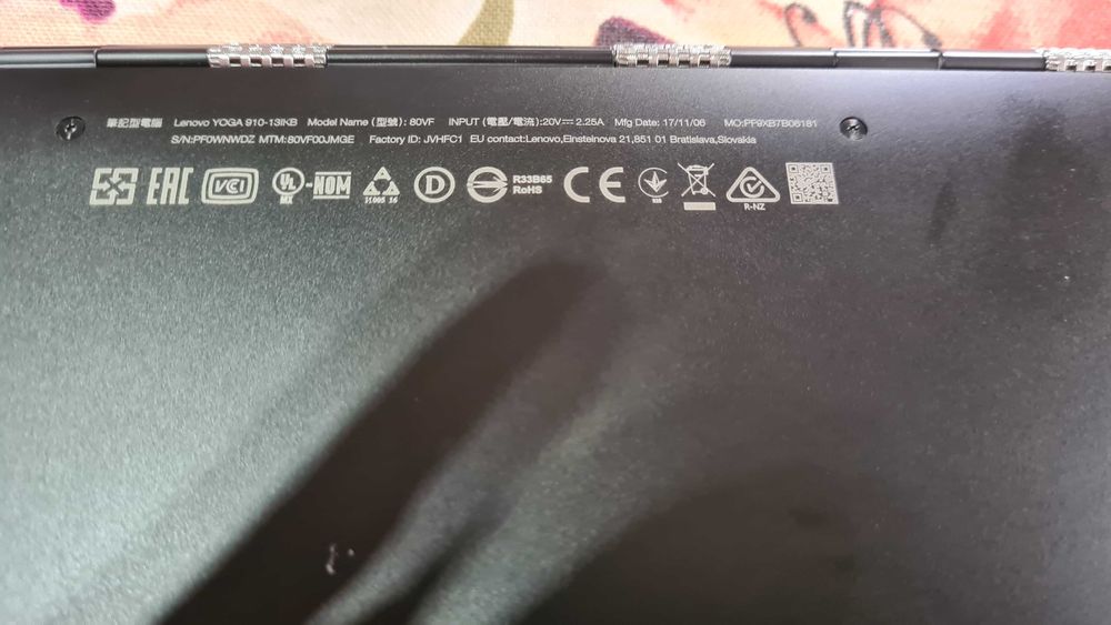 Страхотен лаптоп LENOVO YOGA 910-13IKB цена 330евро