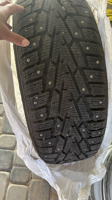 Шины зимние 215/60R17