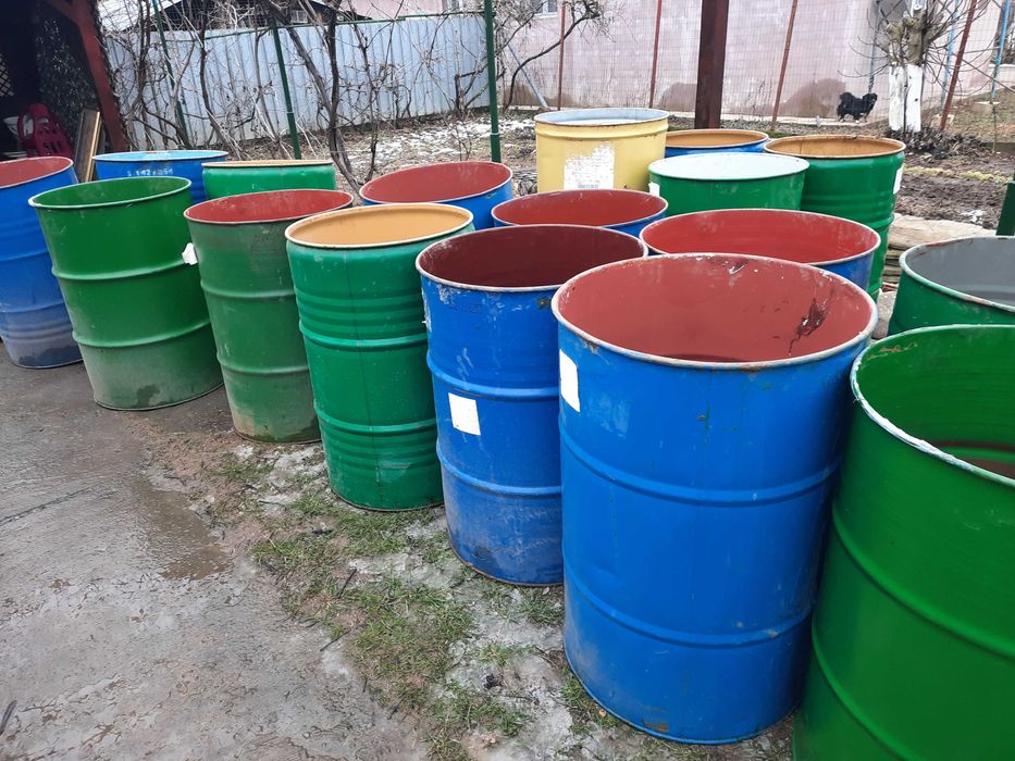 De vânzare butoaie din tablă