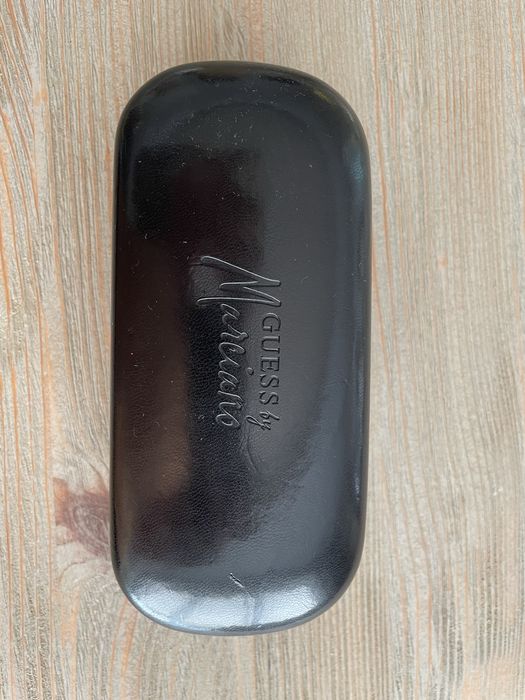 Слънчеви очила GUESS